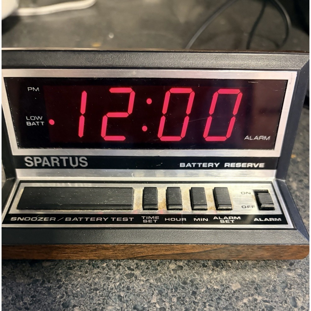 Vintage Spartus Electronic‎ Digital Alarm Clock Model 526N Hi Tech #1140 TESTED!